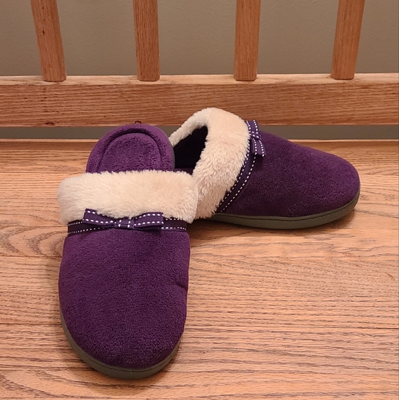 Isotoner purple slippers - Picture 6 of 7